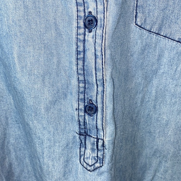 Lucy & Laurel Half-button Denim Shirt - Picture 4 of 9